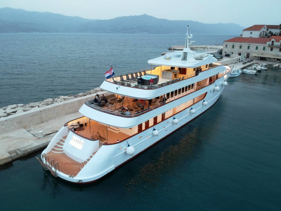 Photo #6 - YOLO (Yolo) in Split - 32527