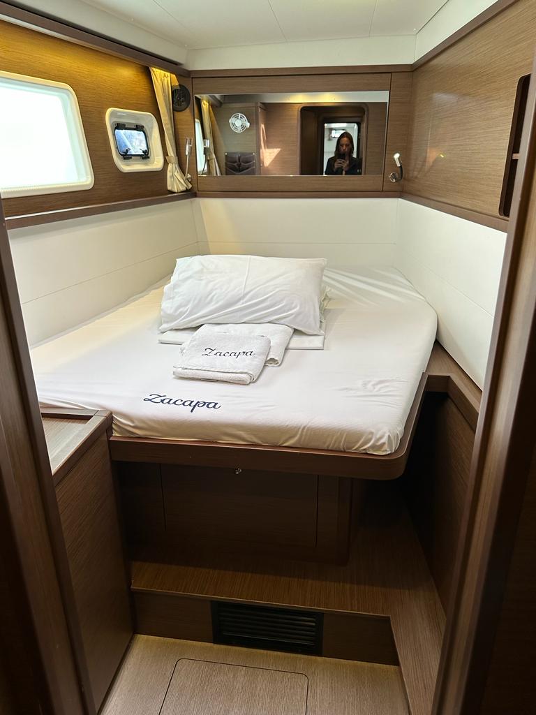 Photo #5 - Lagoon 450 F - 4 + 2 cab. (Zacapa) in Lefkada - 32533