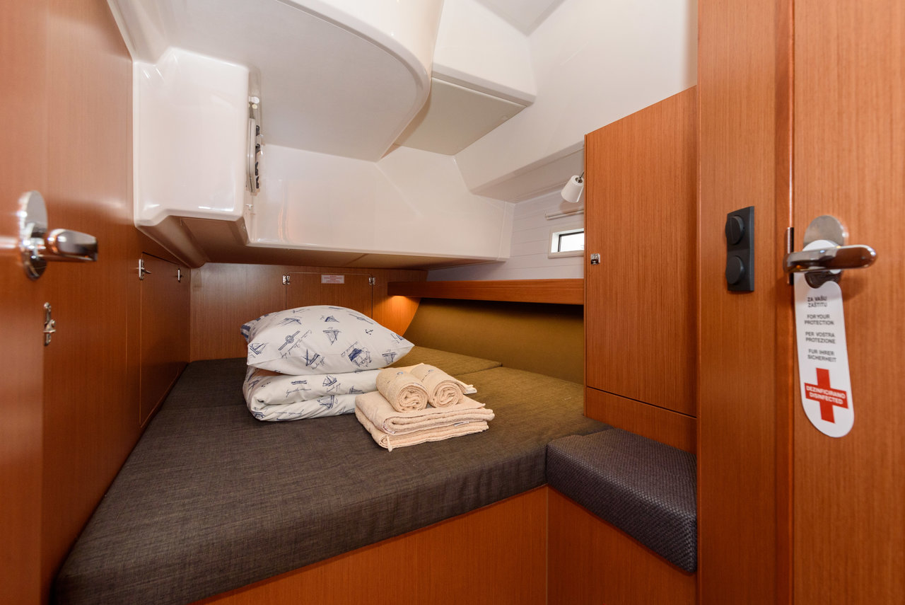 Photo #9 - Bavaria Cruiser 46 - 4 cab. (Factor X) en Trogir - 32600