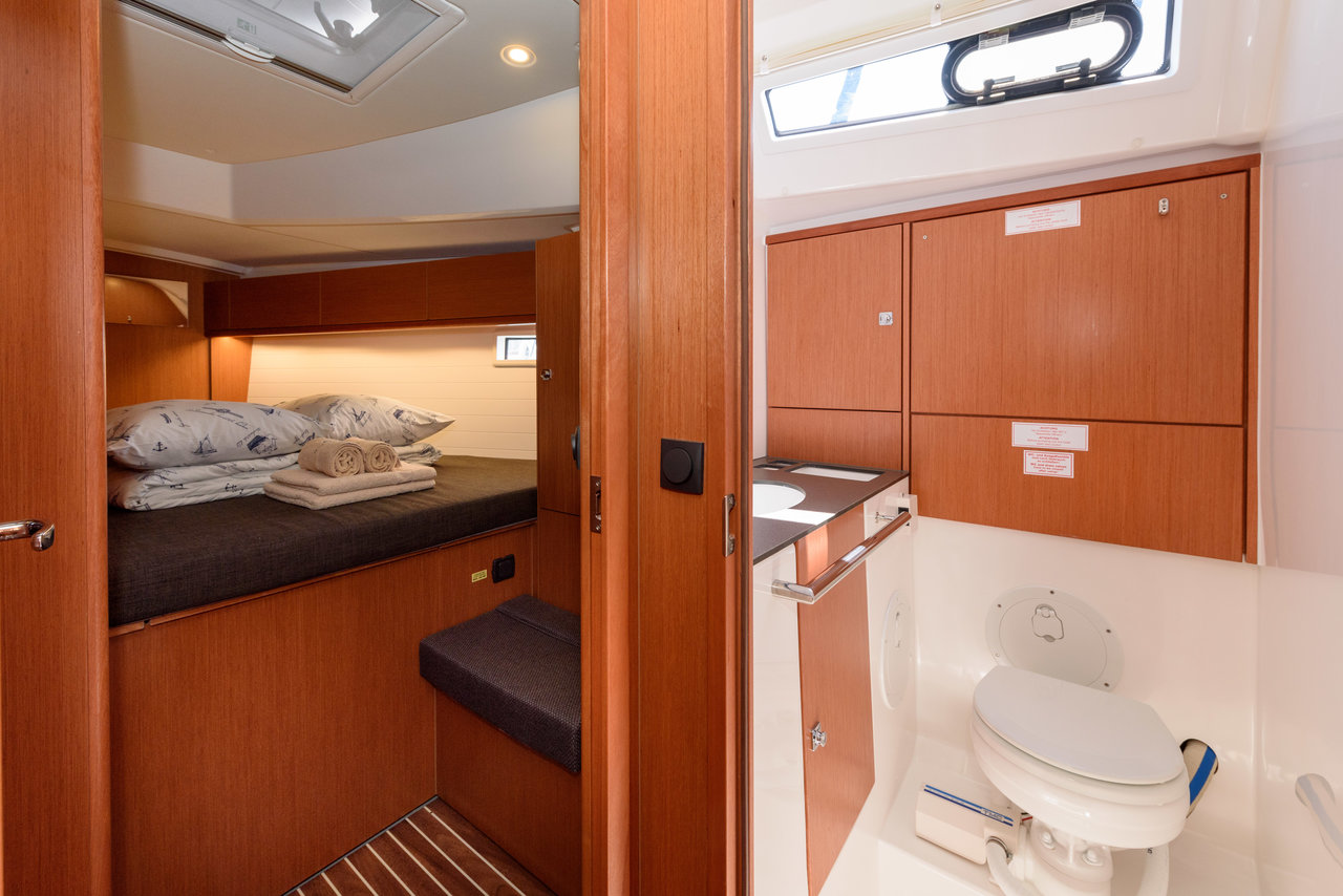 Photo #11 - Bavaria Cruiser 46 - 4 cab. (Factor X) en Trogir - 32600
