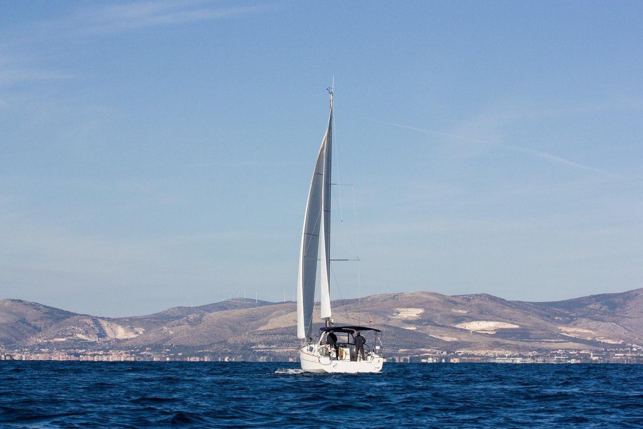 Photo #5 - Oceanis 38 - 3 cab. (Arsen) in Split - 32601