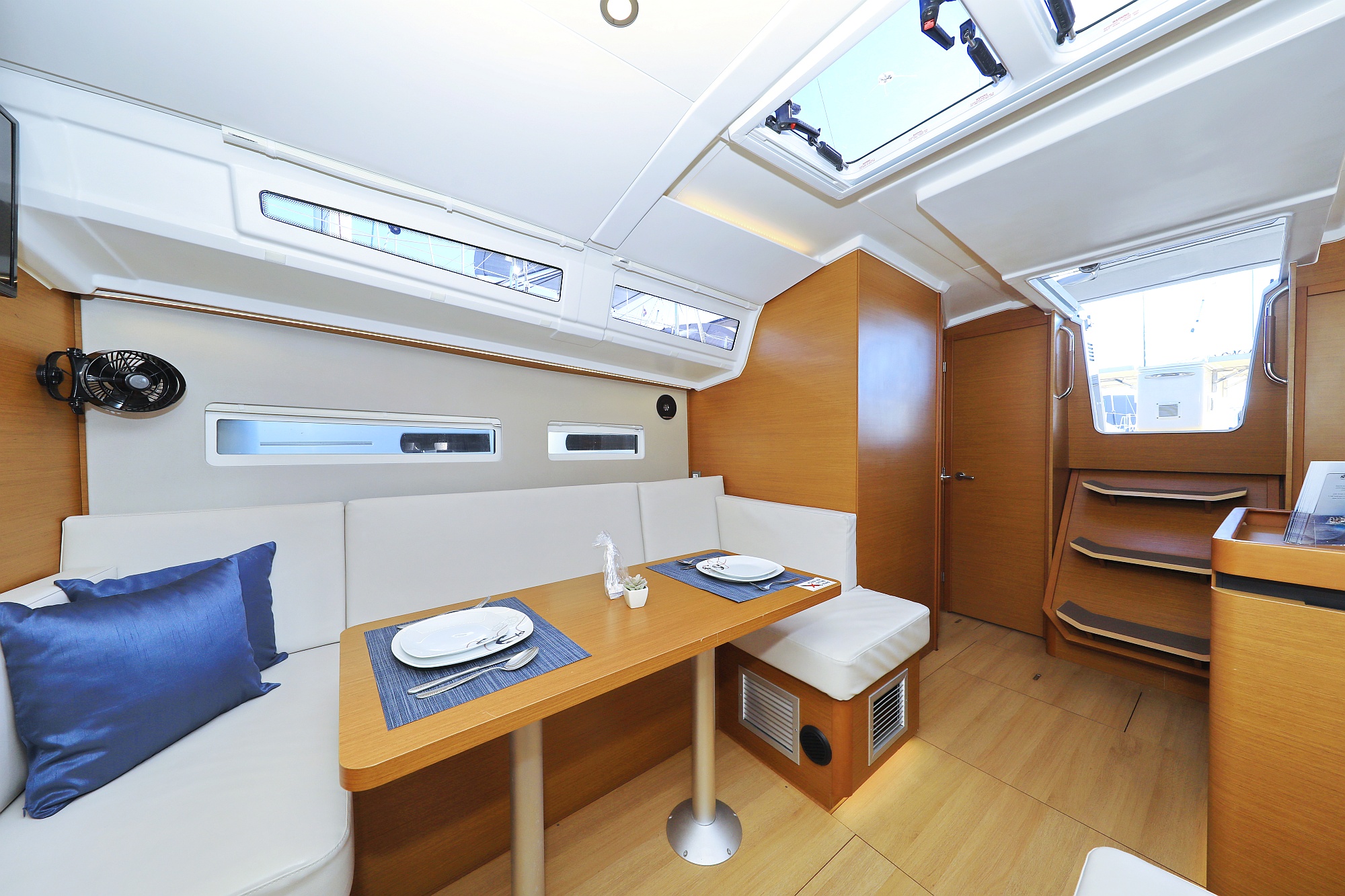 Photo #7 - Sun Odyssey 410 - 3 cab. (Diona) in Biograd - 32602