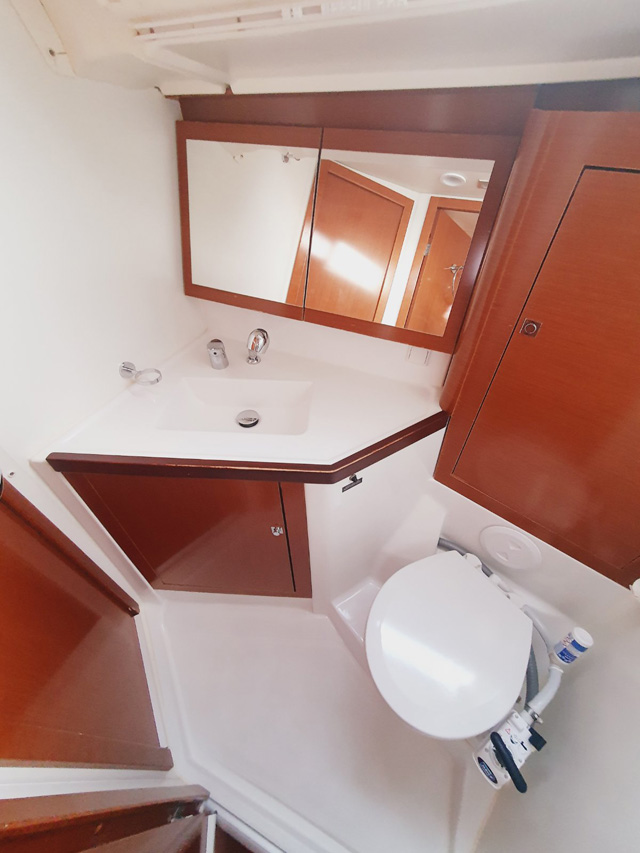 Photo #14 - Oceanis 45 - 4 cab. (Mediterraneo) in Pula - 32656