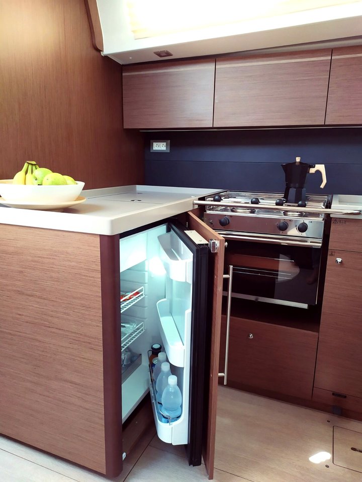 Photo #9 - Oceanis 51.1 - 5 + 1 cab. (Infinity) in Lefkada - 32677