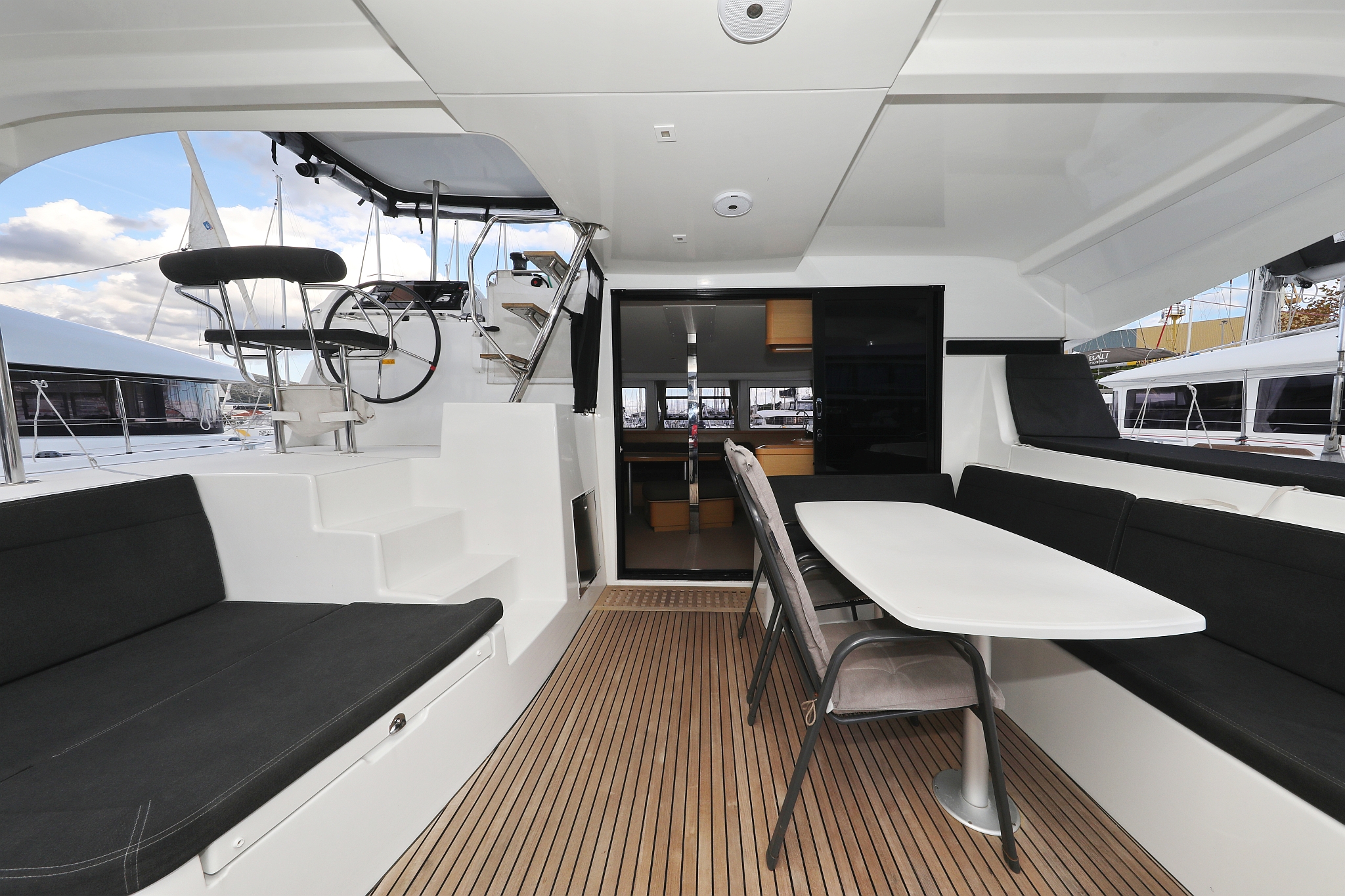 Photo #6 - Lagoon 42 - 4 + 2 cab. (Ocean Star) in Trogir - 32714