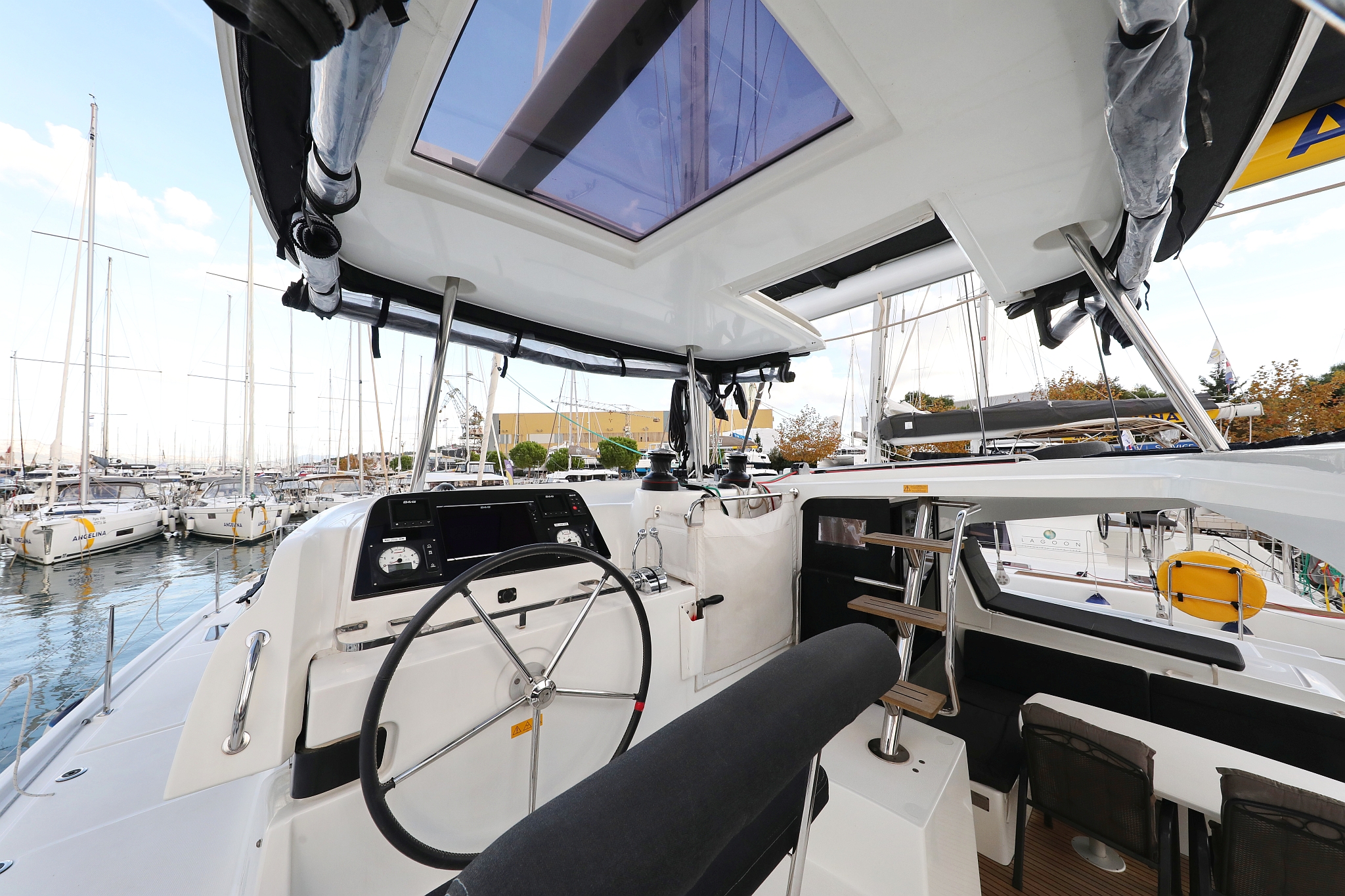 Photo #8 - Lagoon 42 - 4 + 2 cab. (Ocean Star) in Trogir - 32714