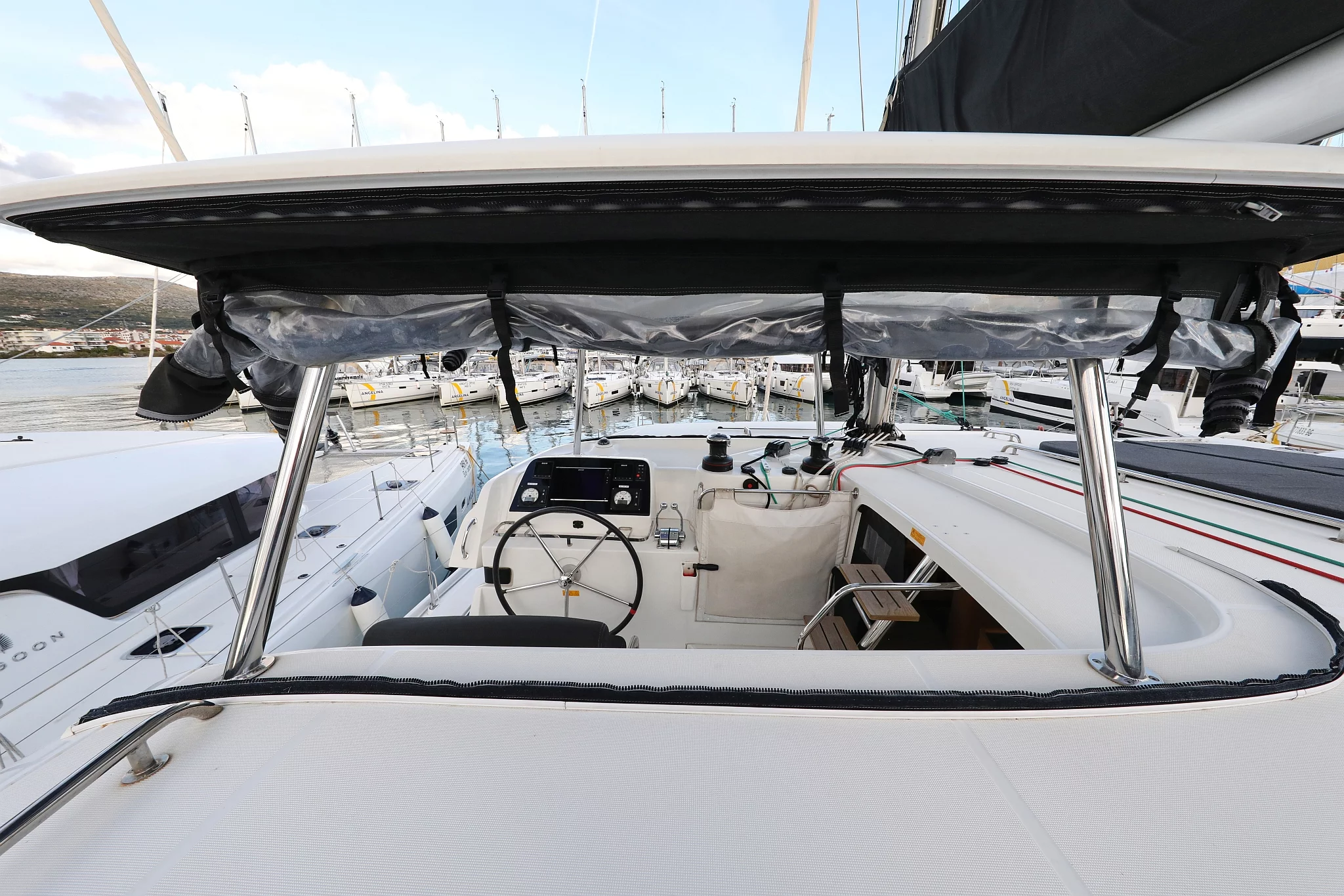 Lagoon 42 - 4 + 2 cab. (Ocean Star)  - 48