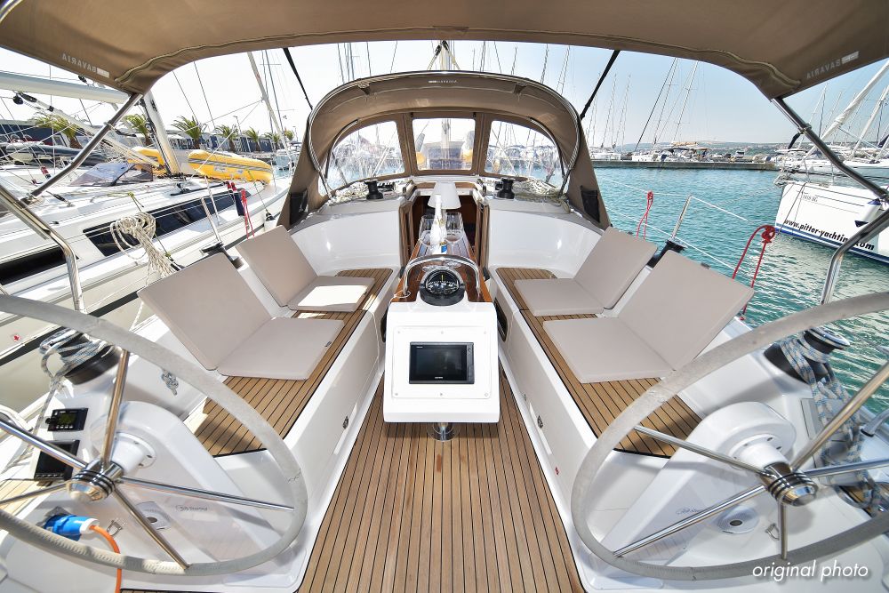 Photo #9 - Bavaria Cruiser 37 - 3 cab. (Hang Loose) in Trogir - 32735