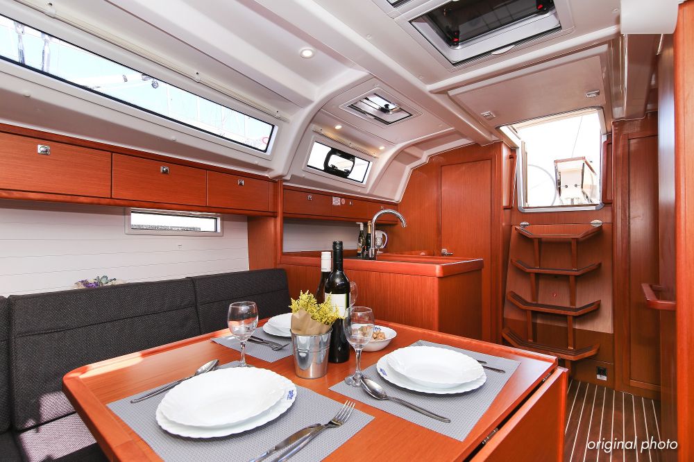 Photo #13 - Bavaria Cruiser 37 - 3 cab. (Hang Loose) in Trogir - 32735
