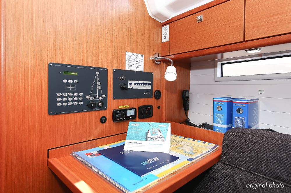 Photo #19 - Bavaria Cruiser 37 - 3 cab. (Hang Loose) in Trogir - 32735