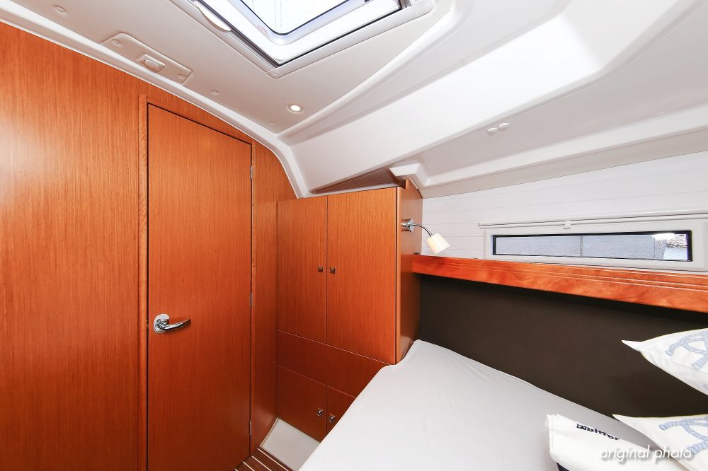 Photo #24 - Bavaria Cruiser 37 - 3 cab. (Hang Loose) in Trogir - 32735