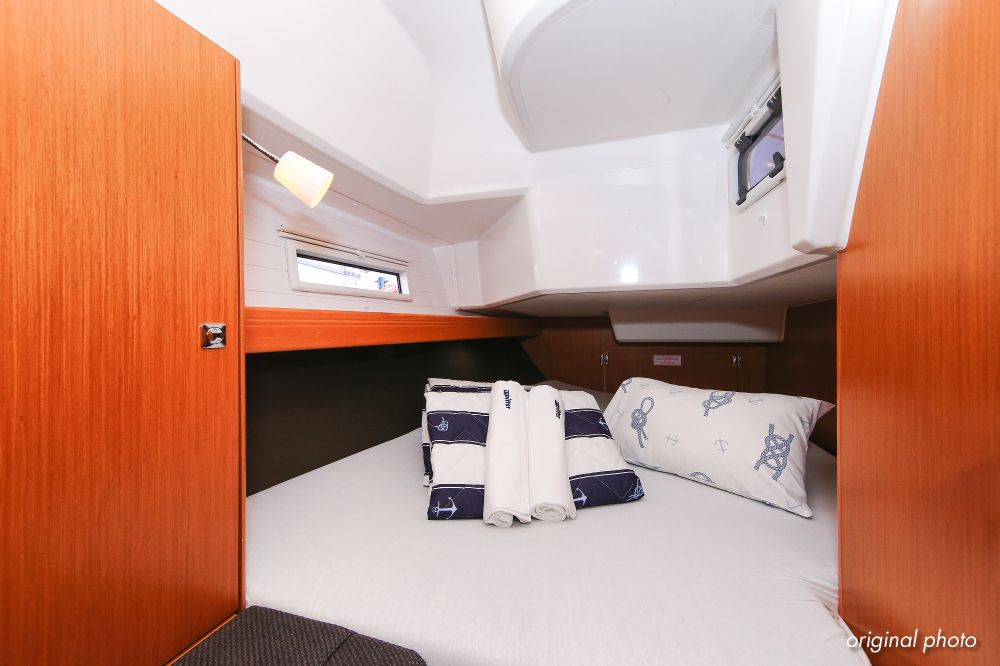 Photo #25 - Bavaria Cruiser 37 - 3 cab. (Hang Loose) in Trogir - 32735