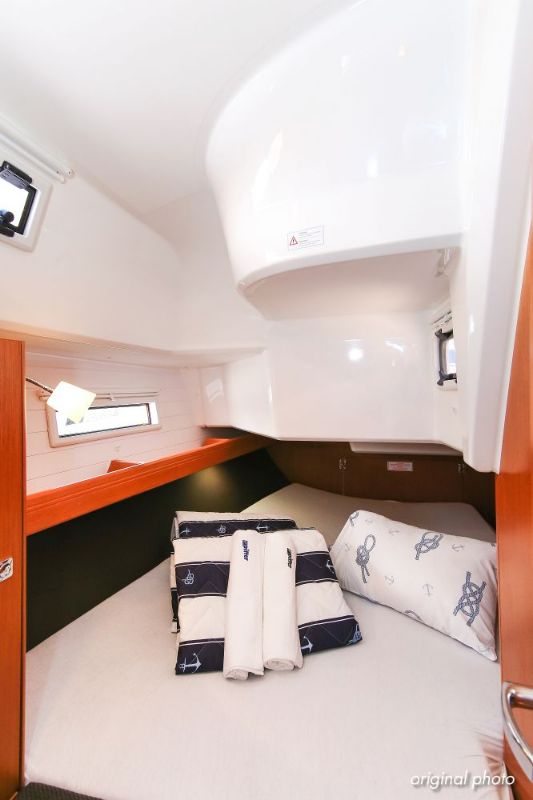 Photo #26 - Bavaria Cruiser 37 - 3 cab. (Hang Loose) in Trogir - 32735