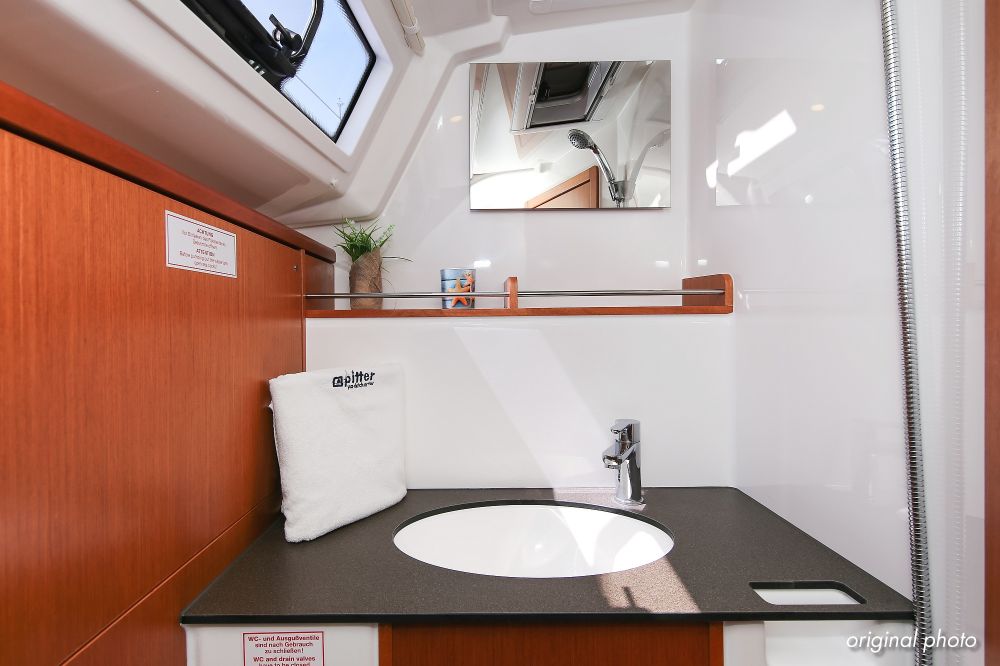 Photo #33 - Bavaria Cruiser 37 - 3 cab. (Hang Loose) in Trogir - 32735