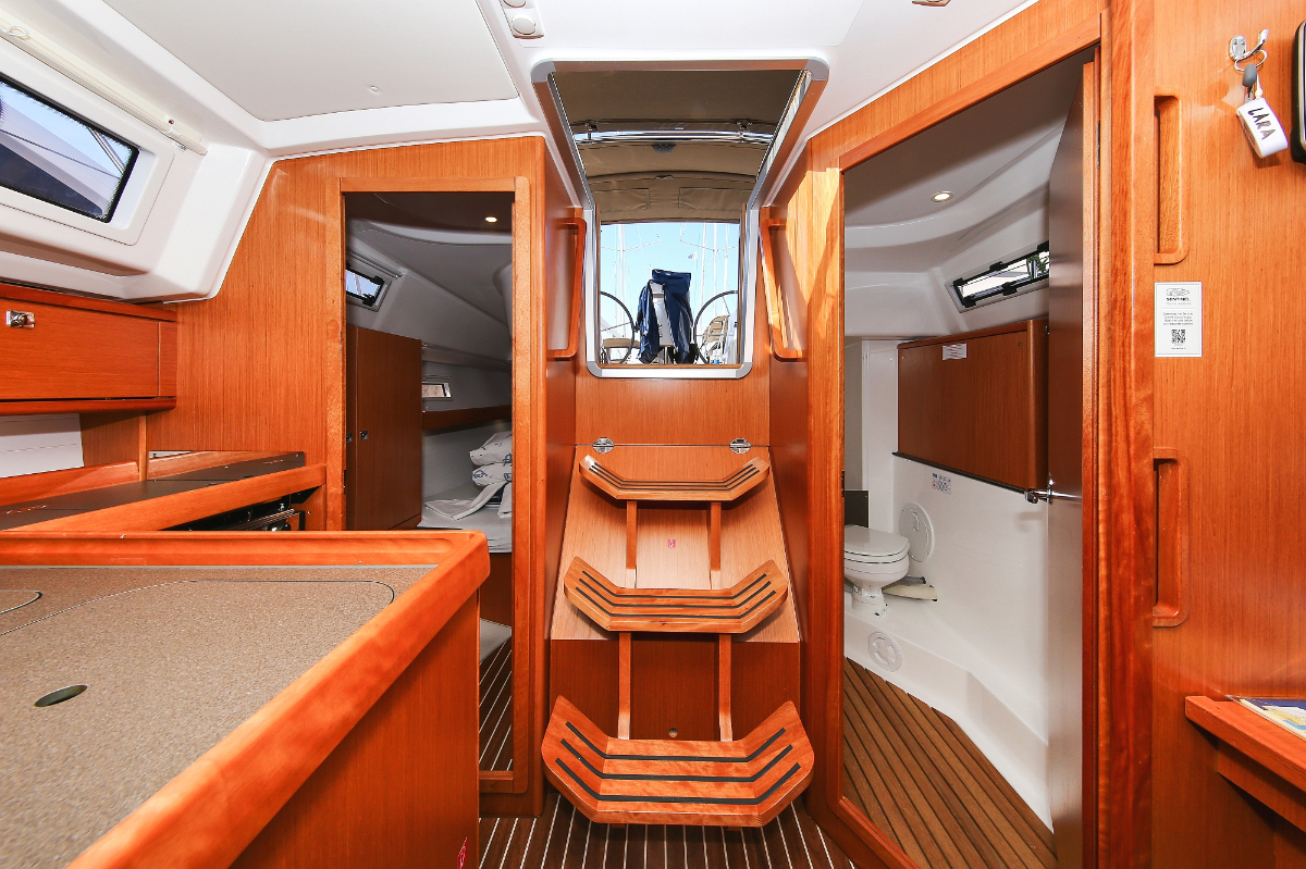 Photo #8 - Bavaria Cruiser 34 - 2 cab. (Lara) in Biograd - 32736