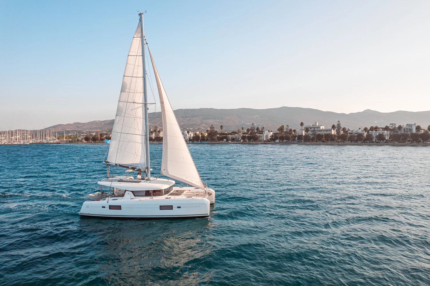 Lagoon 42 - 4 + 2 cab. (Plous)  - 2
