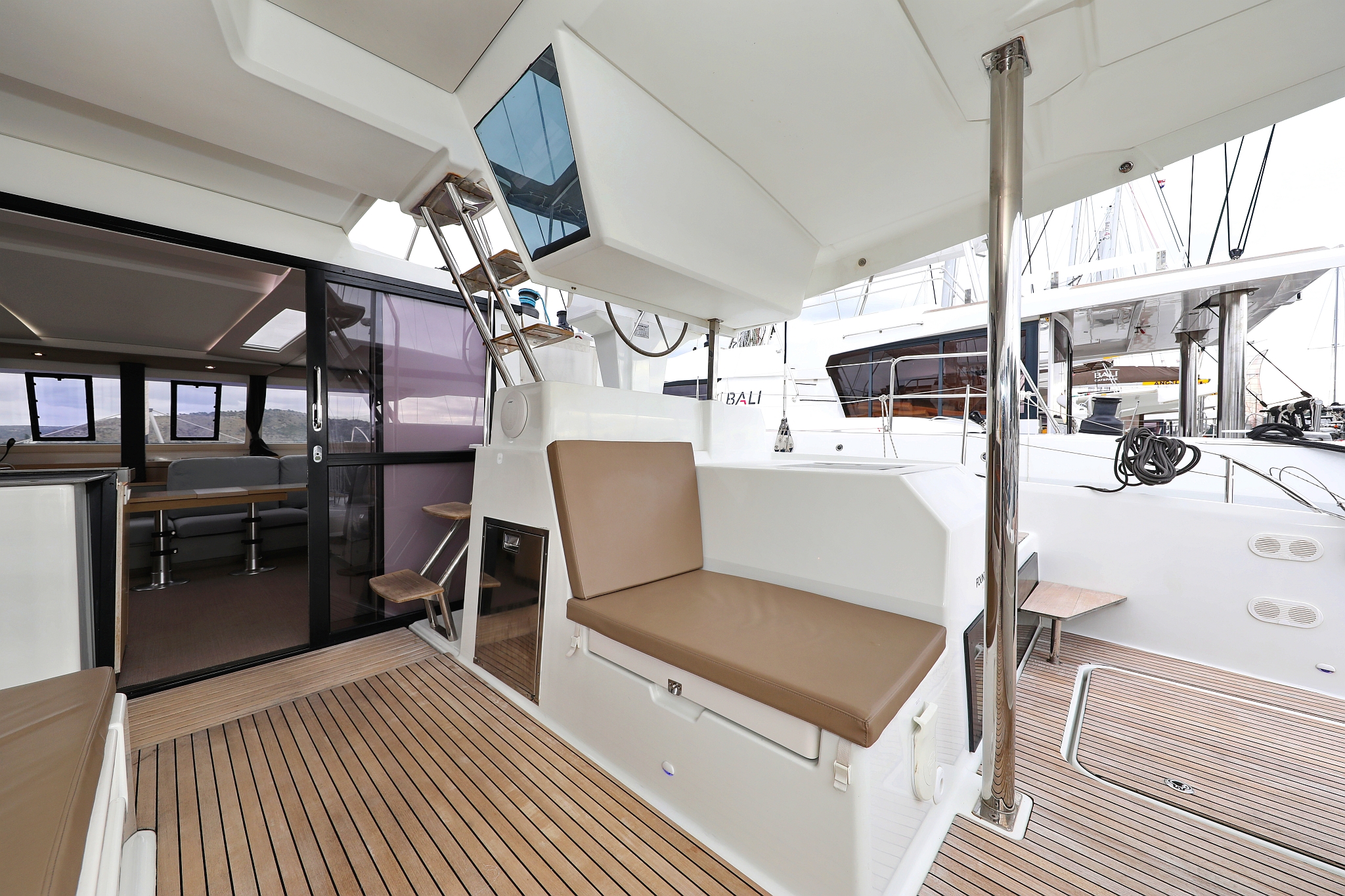 Photo #8 - Fountaine Pajot Saona 47 Quintet - 5 + 1 cab. (Martin V) in Rogoznica - 32764