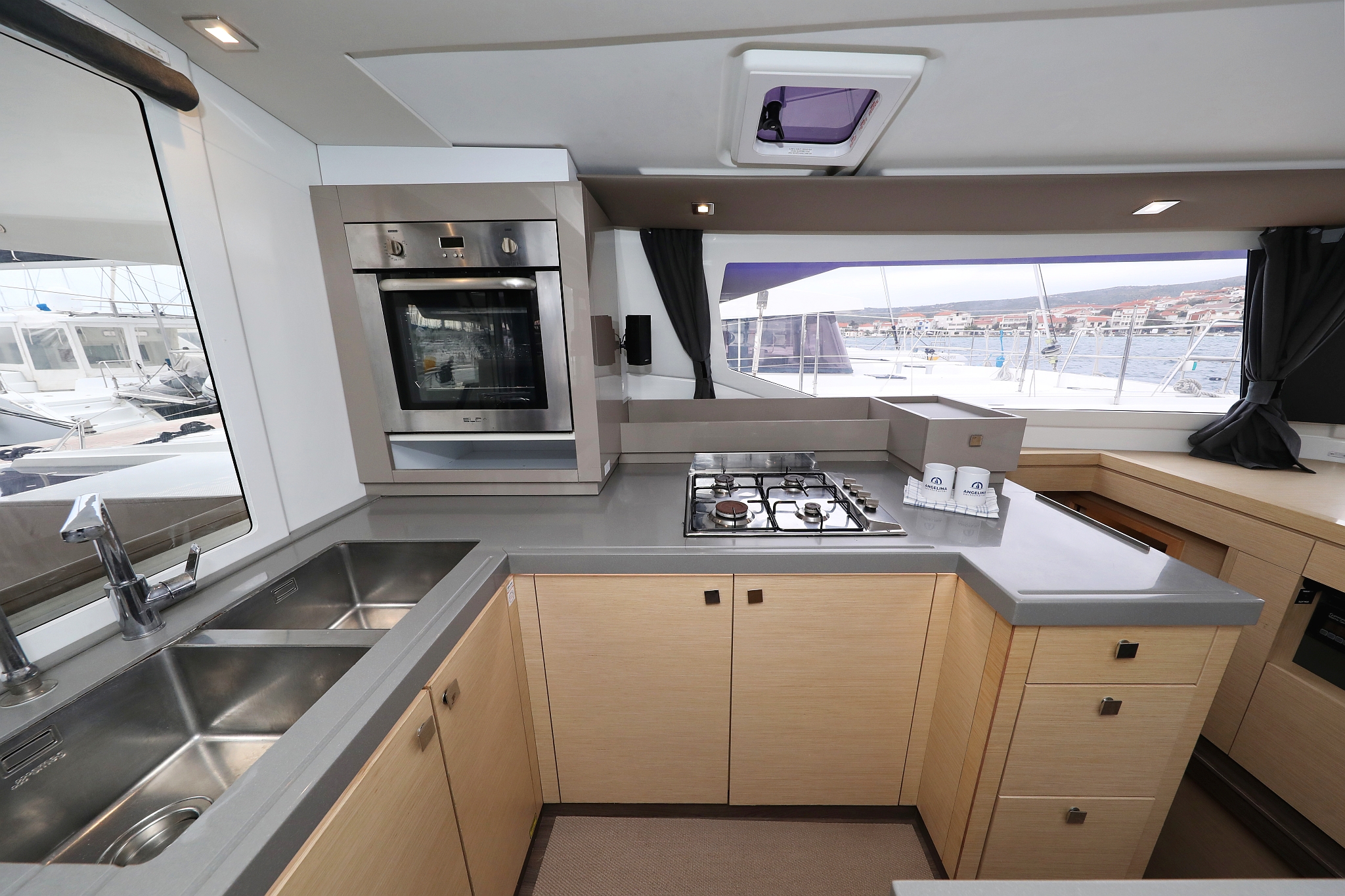 Photo #15 - Fountaine Pajot Saona 47 Quintet - 5 + 1 cab. (Martin V) in Rogoznica - 32764