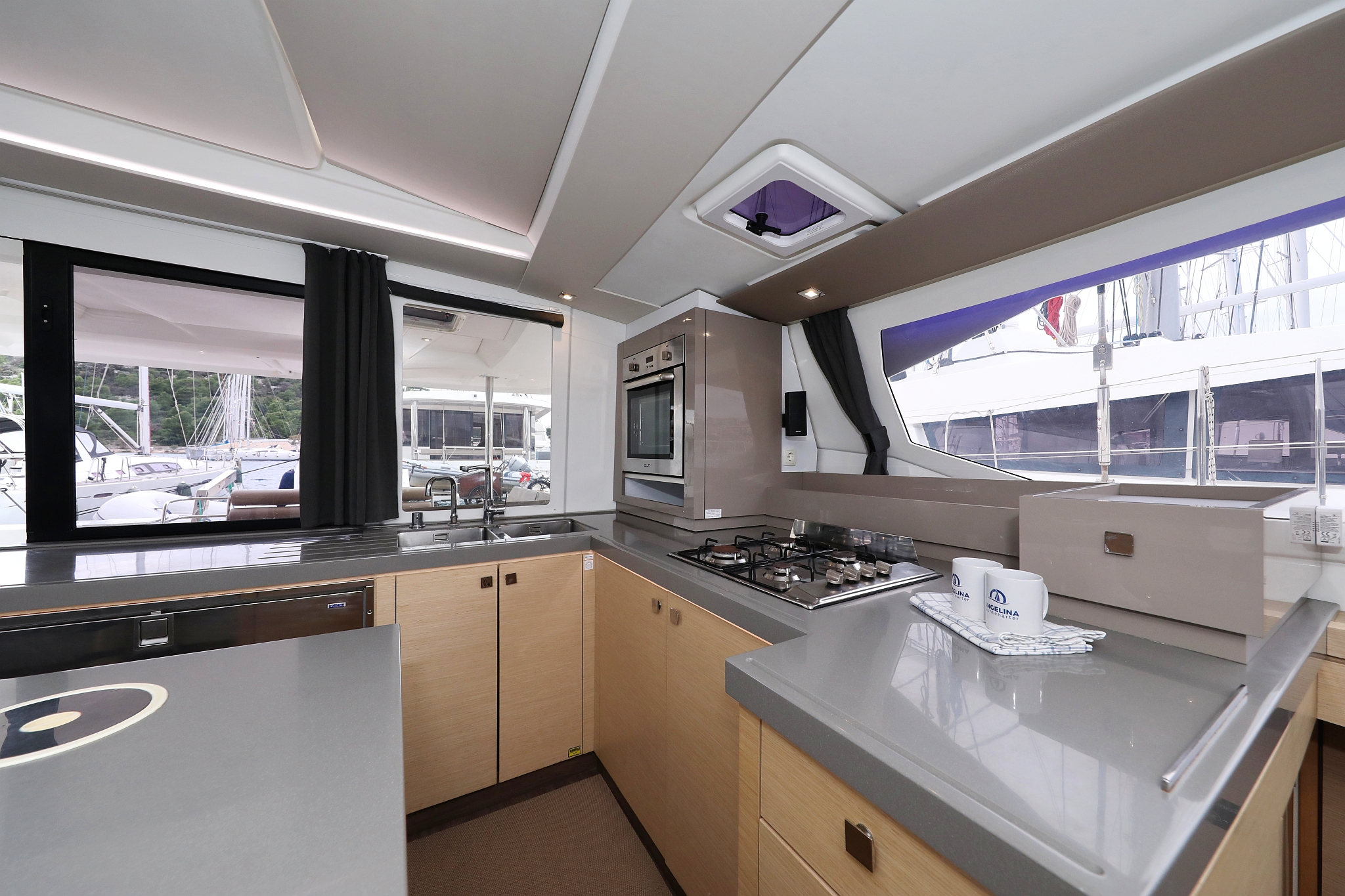 Photo #16 - Fountaine Pajot Saona 47 Quintet - 5 + 1 cab. (Martin V) in Rogoznica - 32764