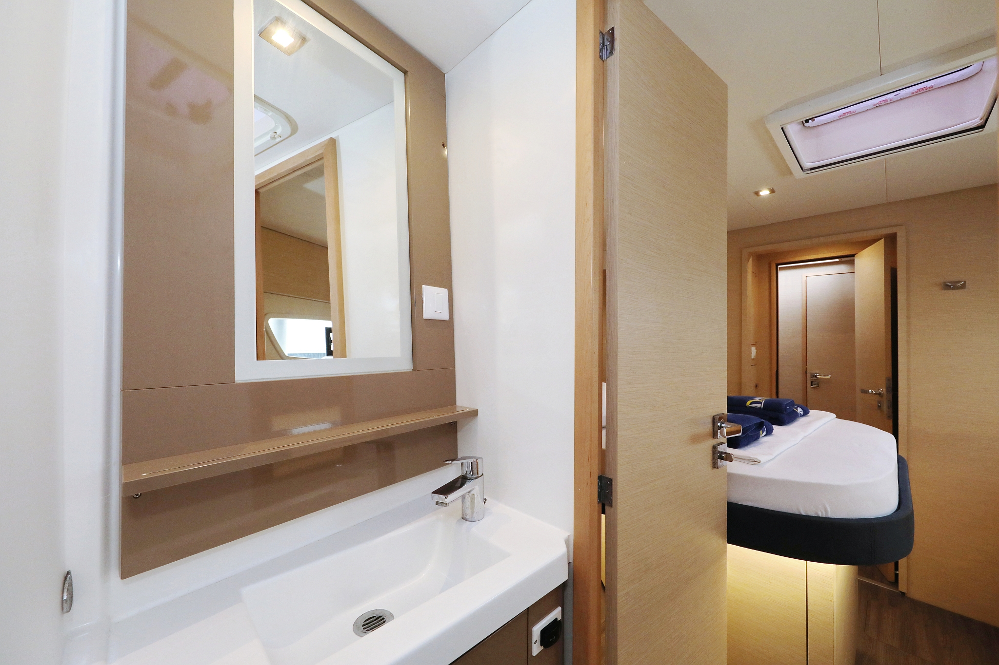 Photo #33 - Fountaine Pajot Saona 47 Quintet - 5 + 1 cab. (Martin V) in Rogoznica - 32764