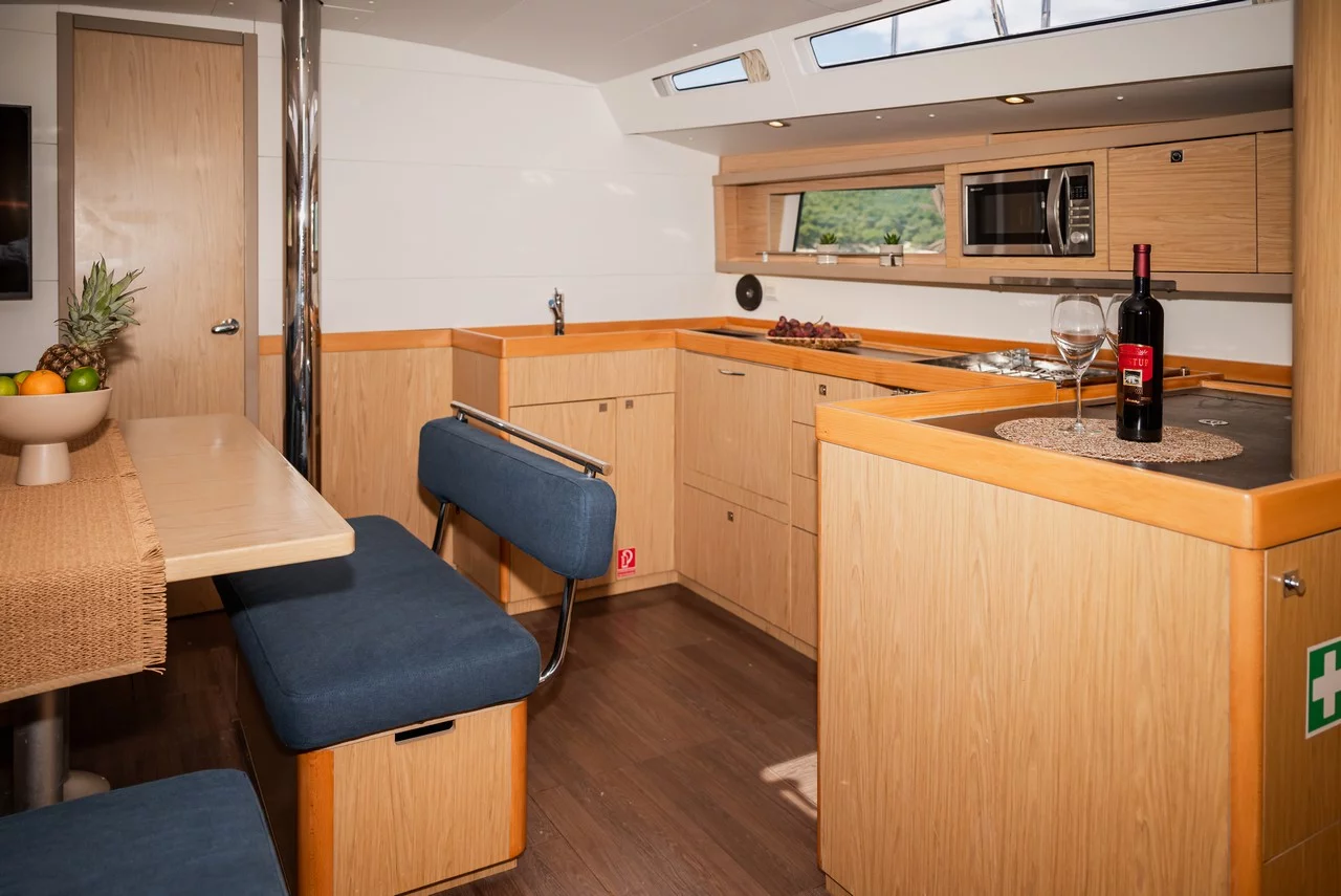 Oceanis 48 - 4 cab. (Gold One)  - 11