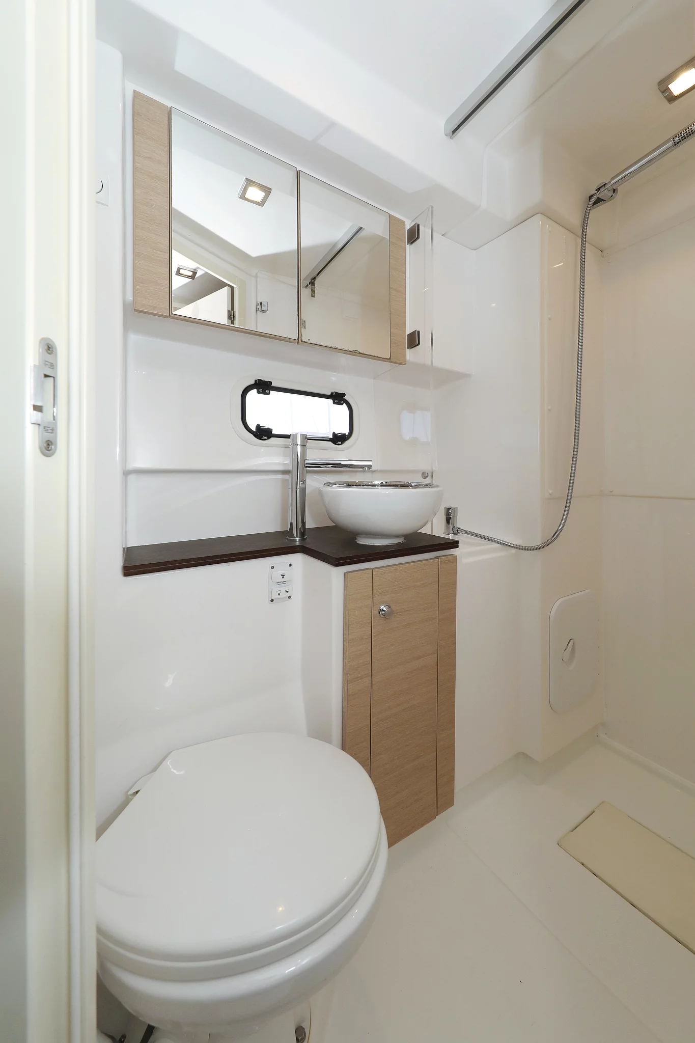 Bali 4.5 - 4 + 2 cab. (Karina V)  - 30