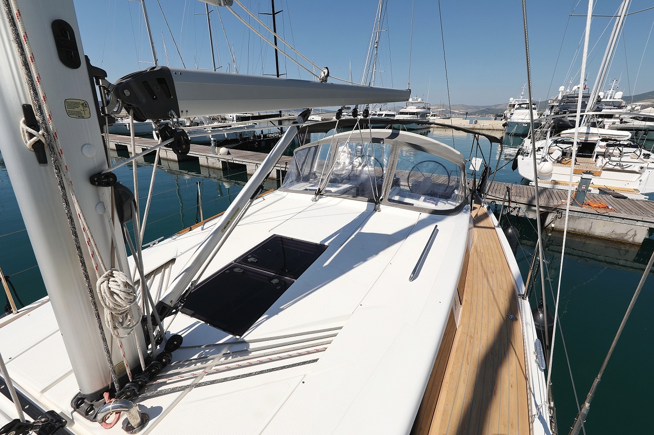 Photo #7 - Hanse 415 (Luna) in Sibenik - 32811