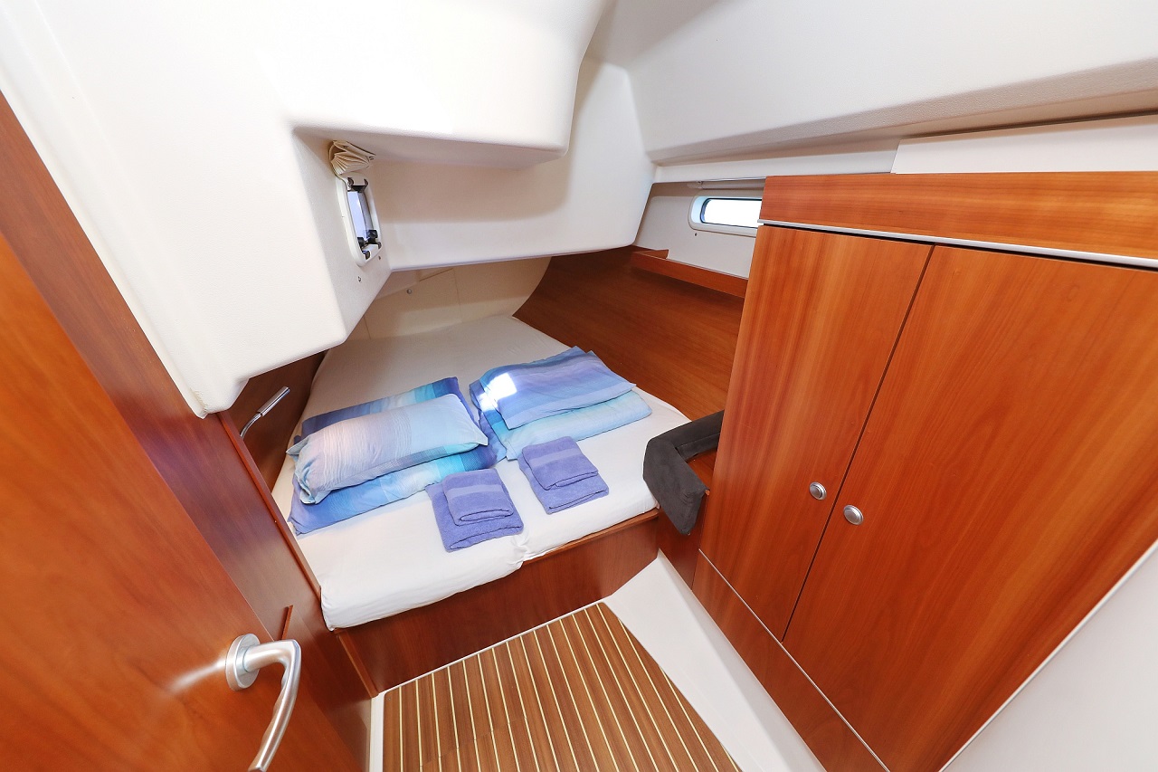 Photo #2 - Hanse 415 (Luna) in Sibenik - 32811
