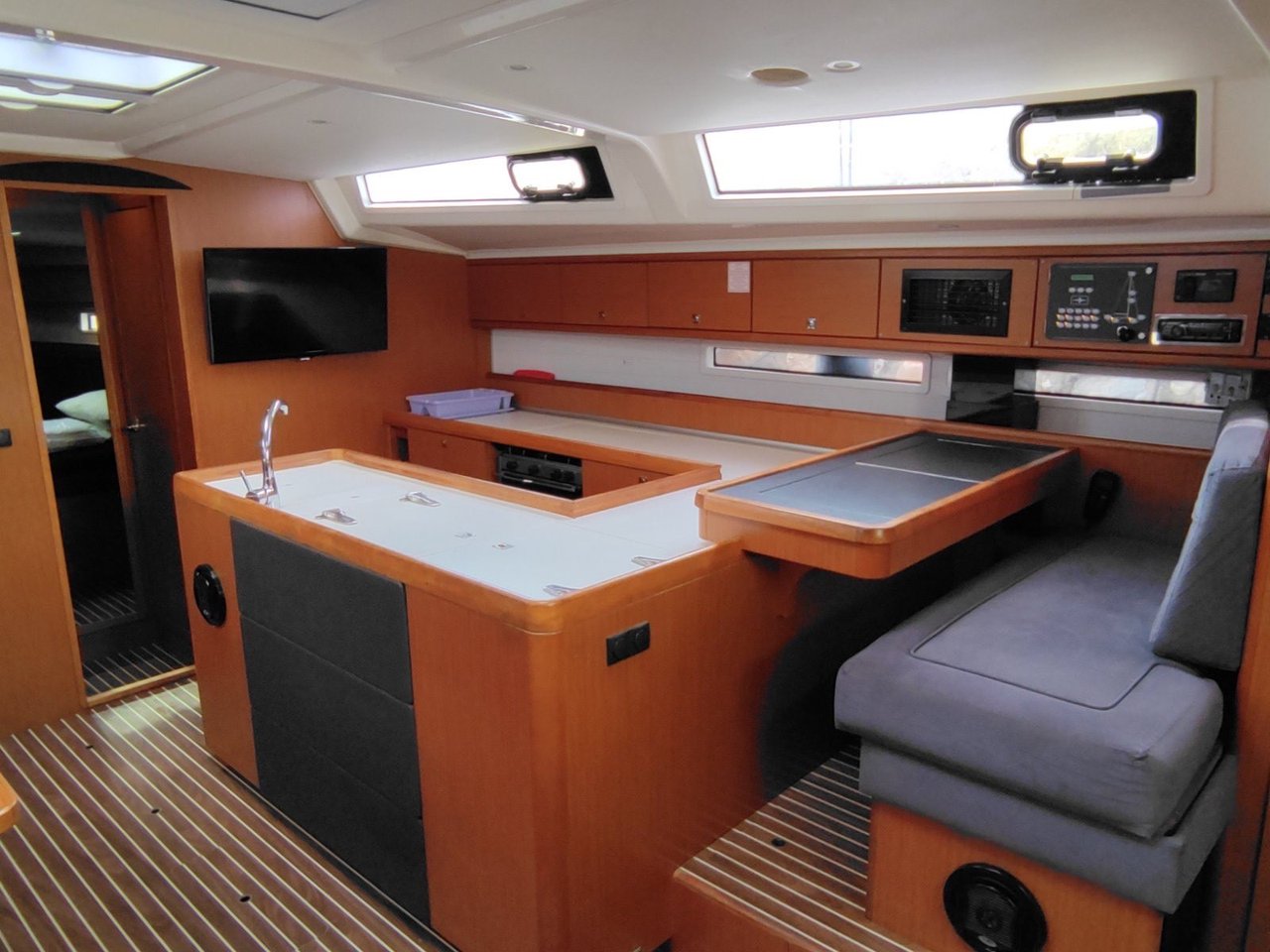 Photo #8 - Bavaria Cruiser 56 - 5 + 1 cab. (Searex) in Athen - 32826