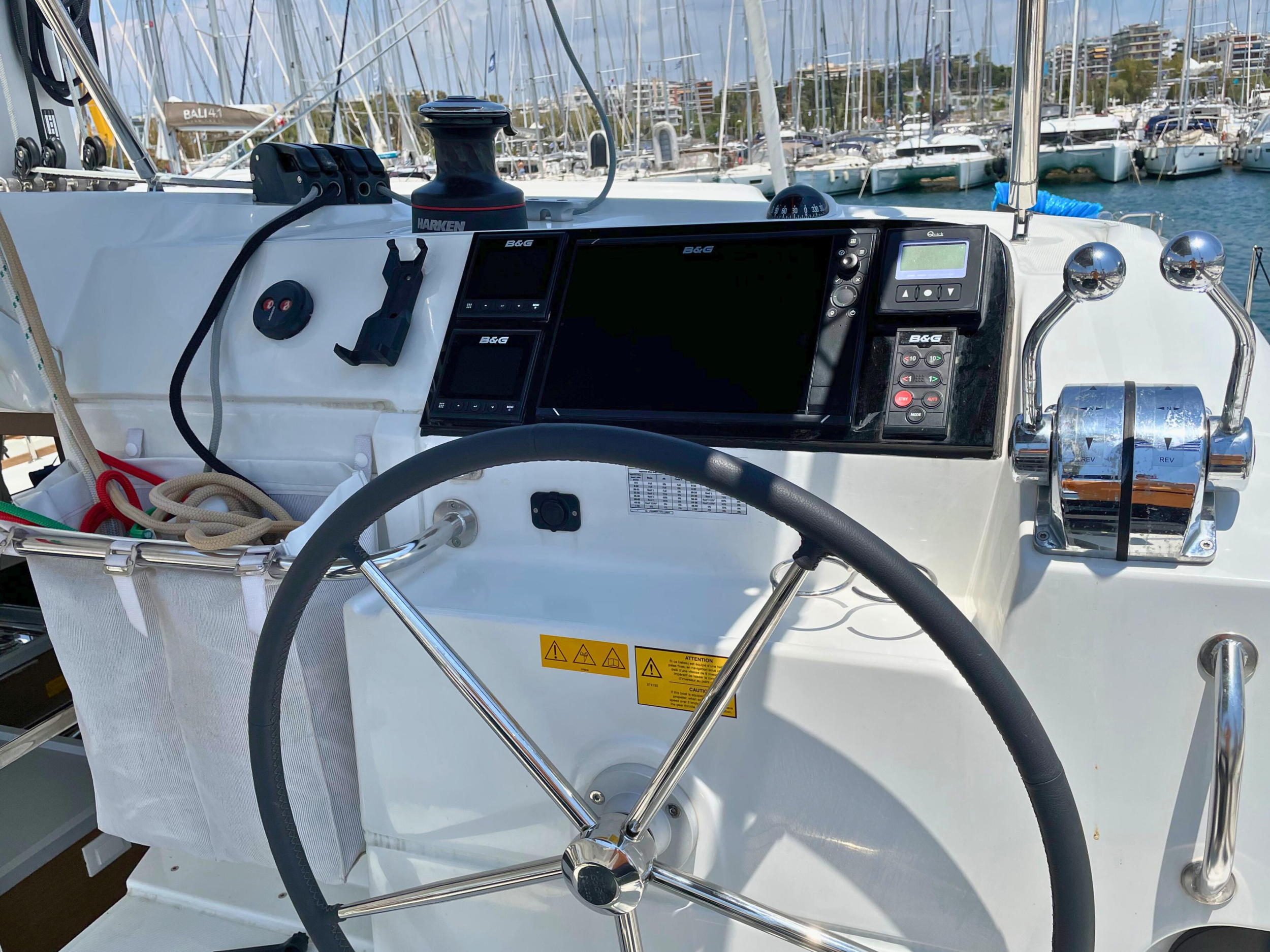 Photo #5 - Lagoon 40 - 4 + 2 cab (Drifter) in Lefkada - 32905