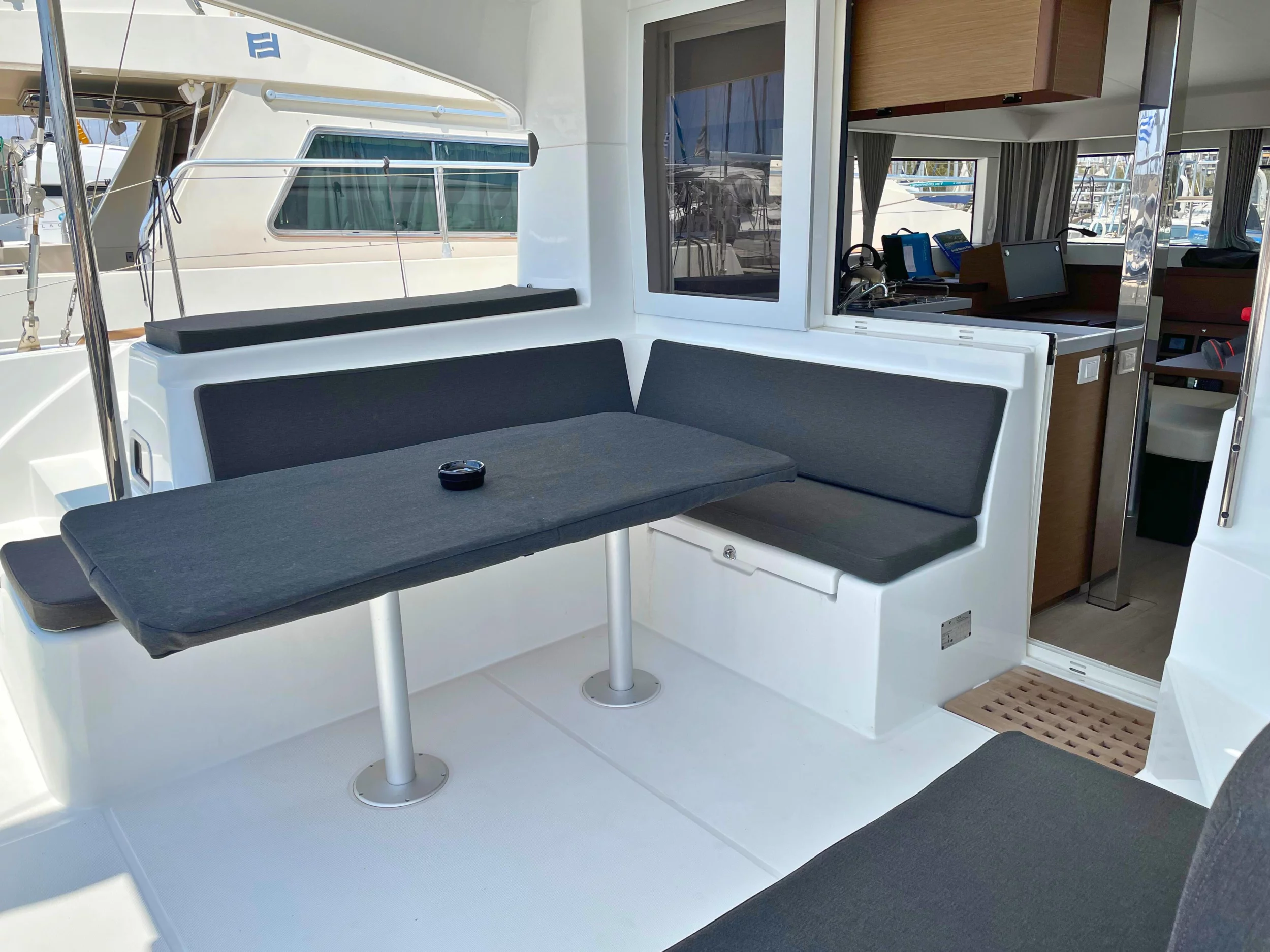 Lagoon 40 - 4 + 2 cab (Drifter)  - 6
