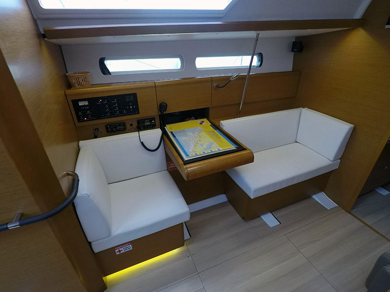Photo #5 - Sun Odyssey 449 - 3 cab. (Elissa) in Sibenik - 32908