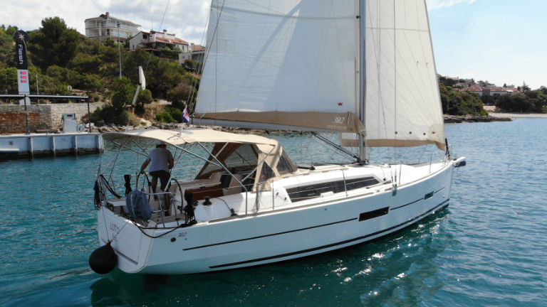 Photo #10 - Dufour 382 GL (Lotta) in Pula - 32925
