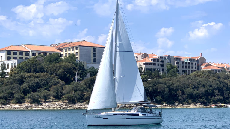 Photo #6 - Bavaria Cruiser 37 - 3 cab. (Bibi) in Pula - 32927
