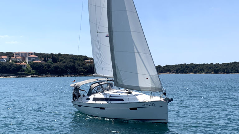 Photo #7 - Bavaria Cruiser 37 - 3 cab. (Bibi) in Pula - 32927