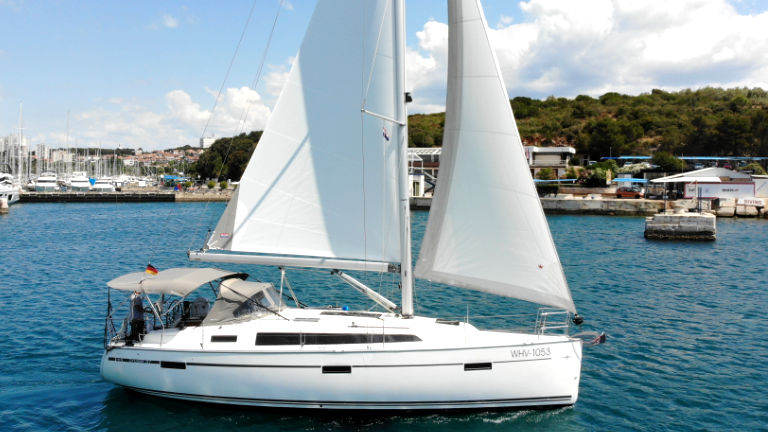 Photo #9 - Bavaria Cruiser 37 - 3 cab. (Bibi) in Pula - 32927