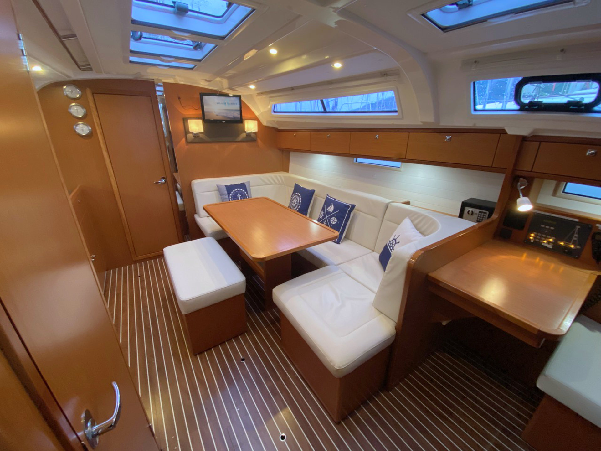 Photo #12 - Bavaria Cruiser 41 - 3 cab. (Raven) en Pula - 32929