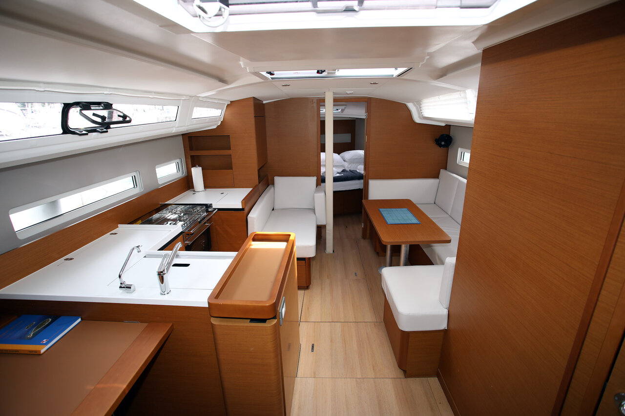 Photo #4 - Sun Odyssey 410 - 3 cab. (Deba) in Pula - 32966