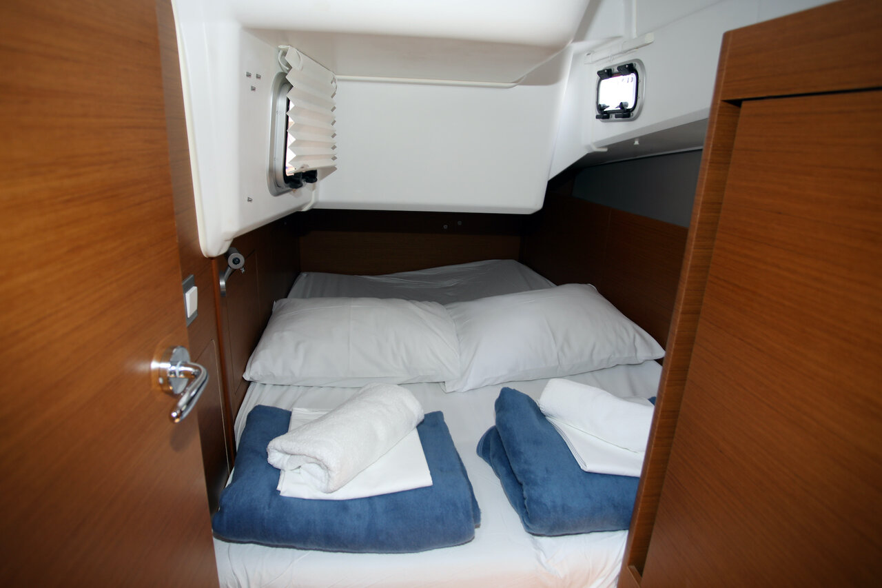 Photo #9 - Sun Odyssey 410 - 3 cab. (Deba) in Pula - 32966