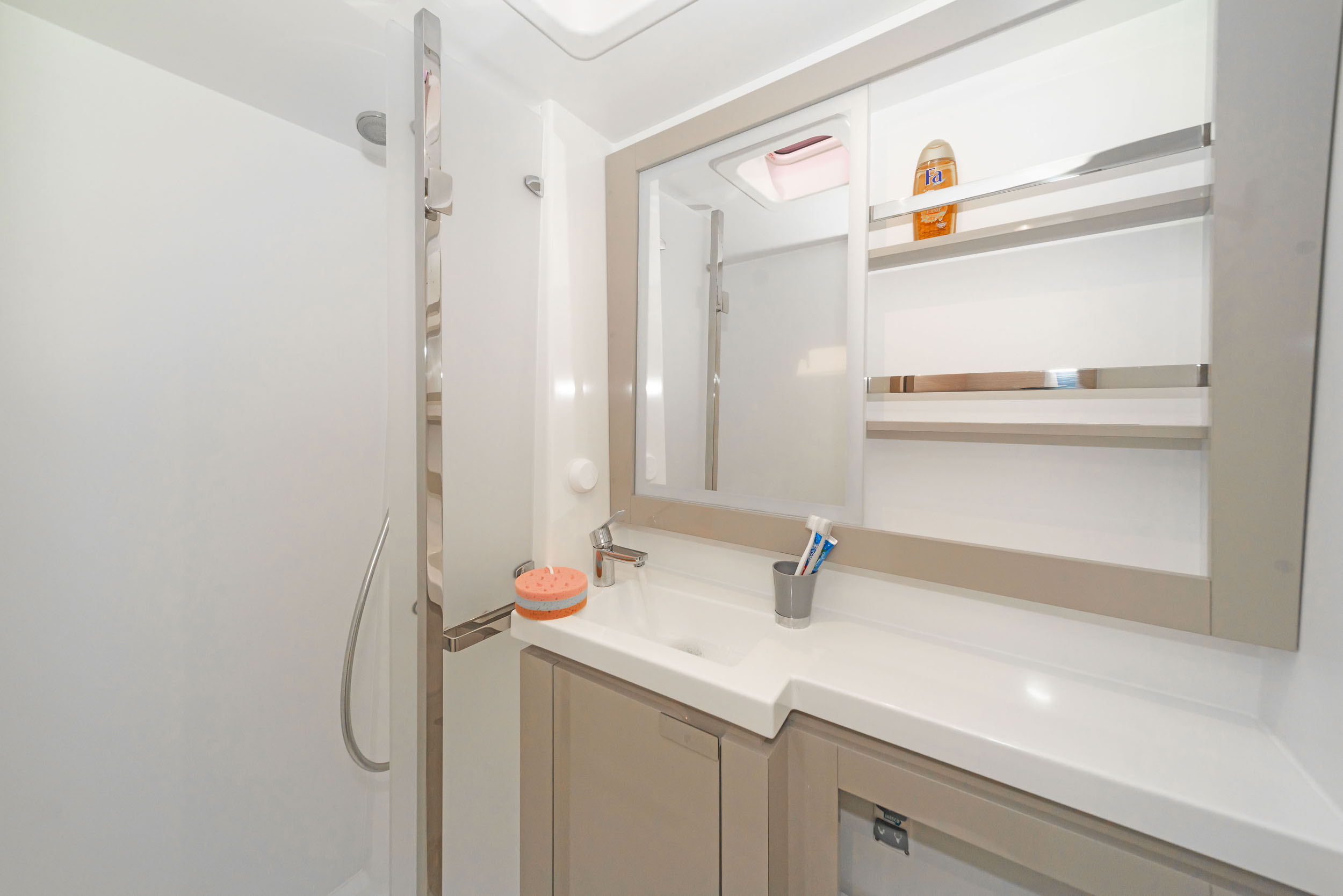 Photo #9 - Fountaine Pajot Elba 45 - 4 + 2 cab. (Night Breeze) in Kos - 32975