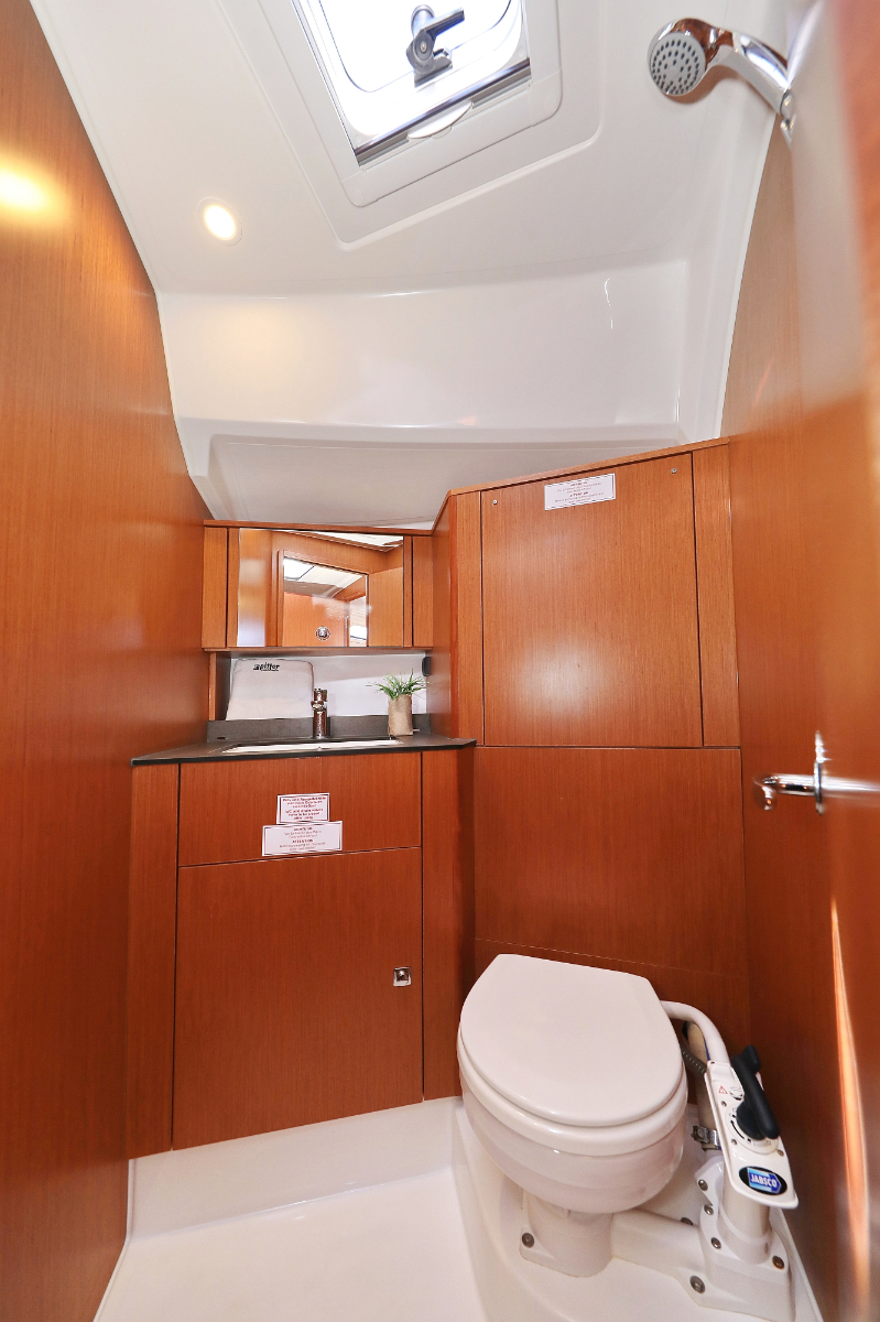 Photo #32 - Bavaria Cruiser 41 - 3 cab. (Aquarius) en Trogir - 32997