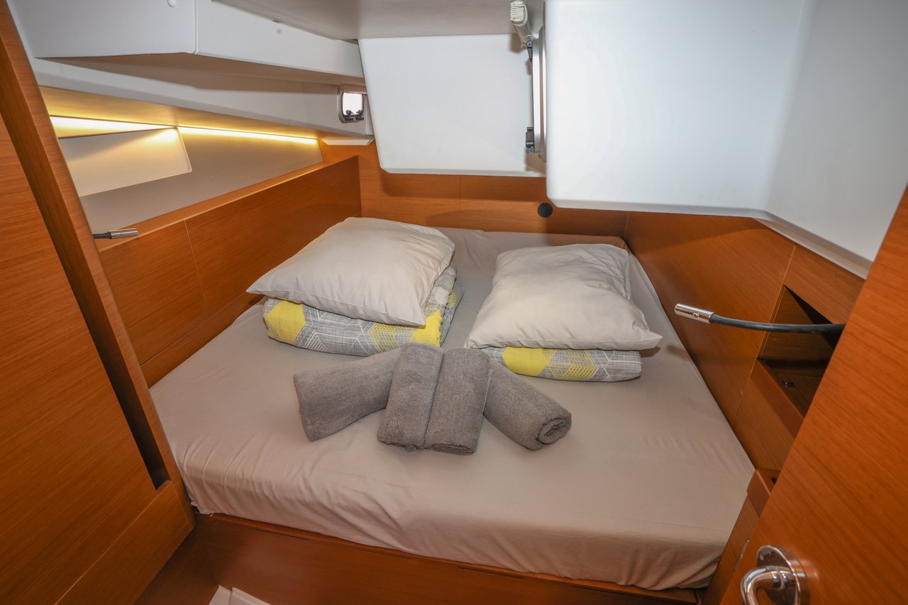 Photo #9 - Sun Odyssey 490 - 4 + 1 cab. (Nygma Prime) in Kastela - 33066