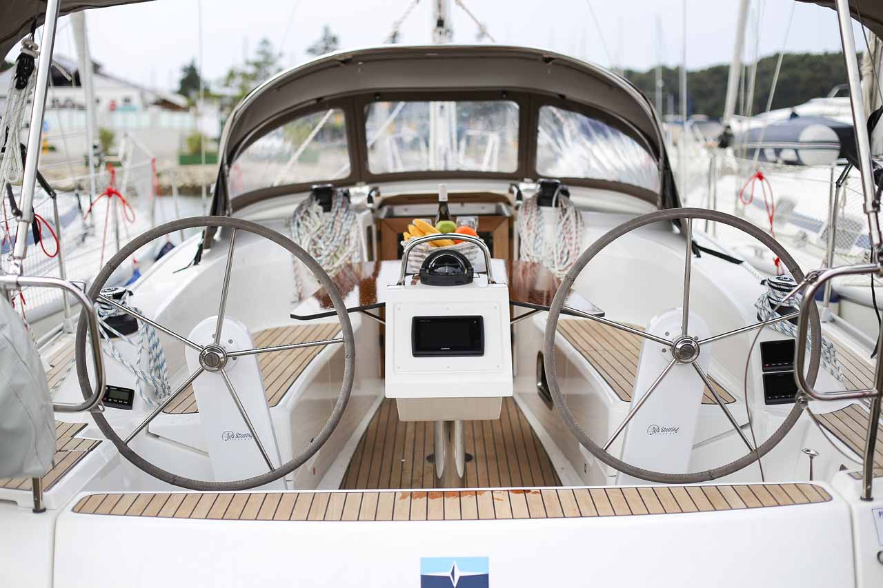 Photo #7 - Bavaria Cruiser 34 - 2 cab. (Chiara) in Trogir - 33084