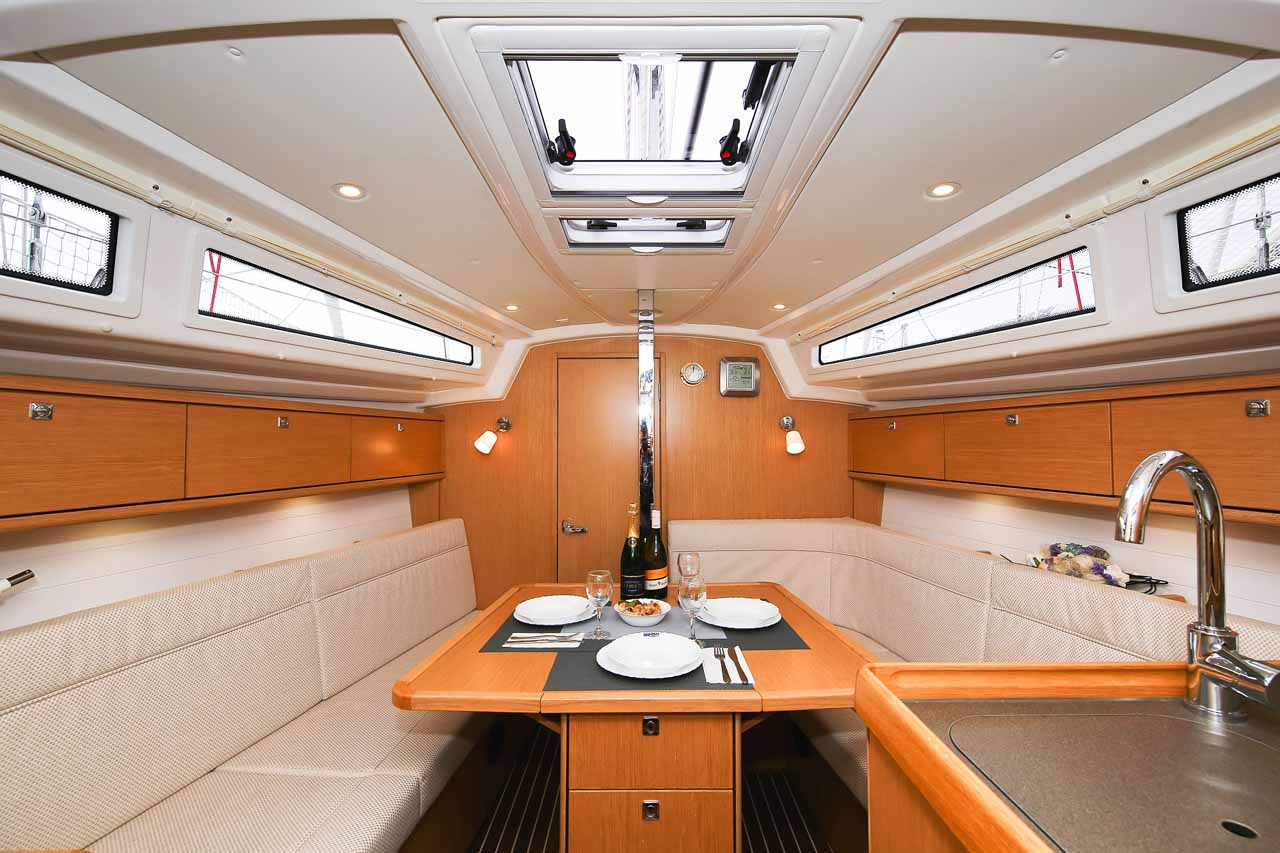 Photo #10 - Bavaria Cruiser 34 - 2 cab. (Chiara) in Trogir - 33084