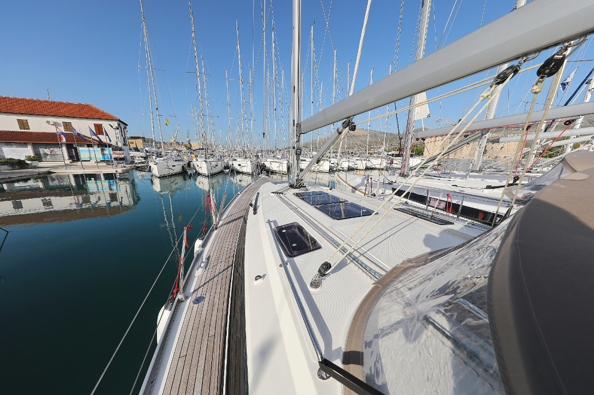 Photo #6 - Bavaria Cruiser 37 - 3 cab. (Sursulapitschi) in Pula - 33087