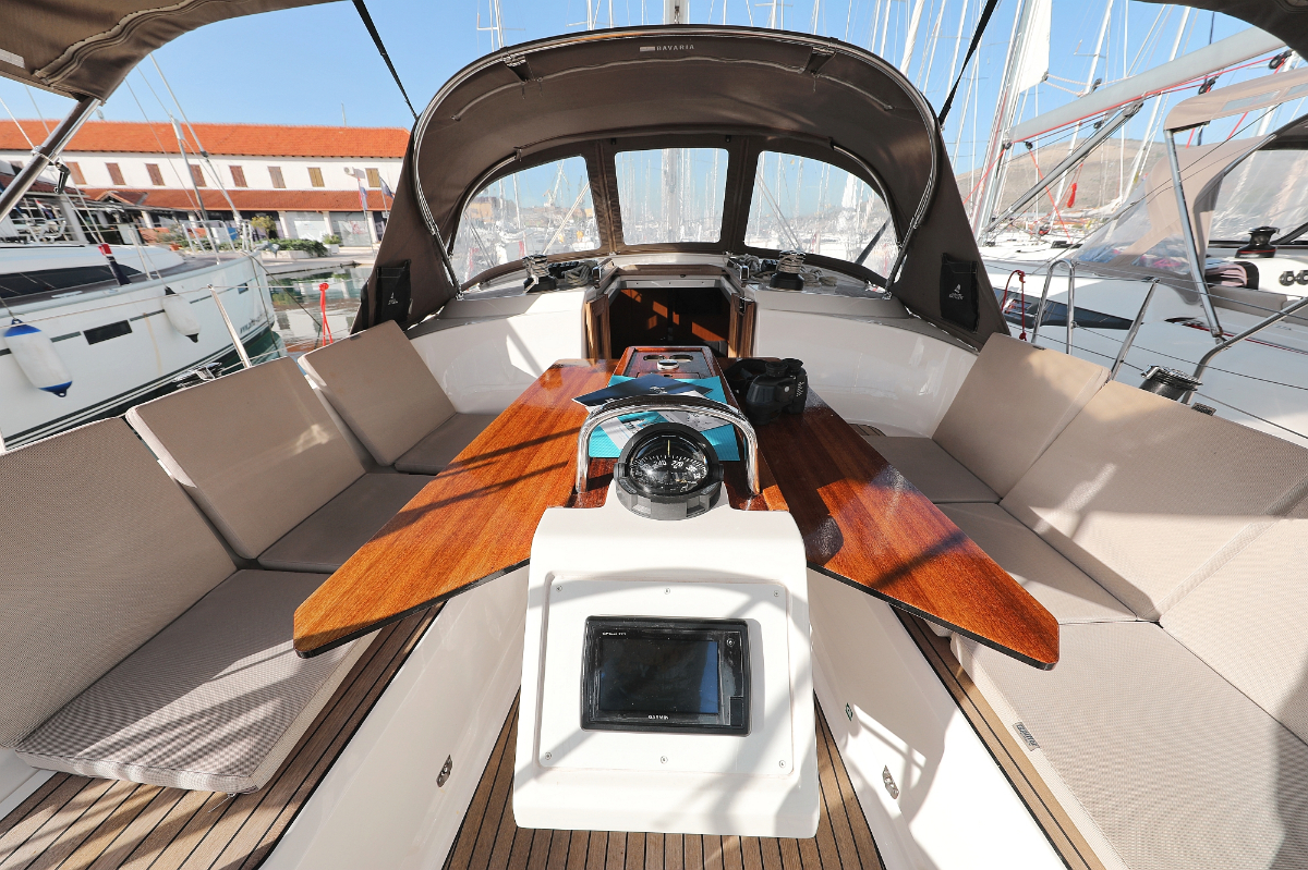 Photo #9 - Bavaria Cruiser 37 - 3 cab. (Sursulapitschi) in Pula - 33087
