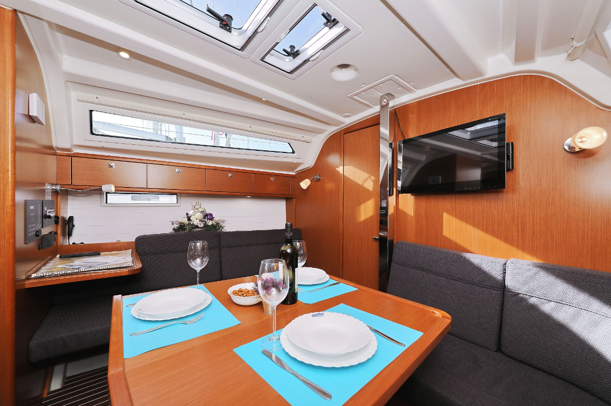 Photo #23 - Bavaria Cruiser 37 - 3 cab. (Sursulapitschi) in Pula - 33087