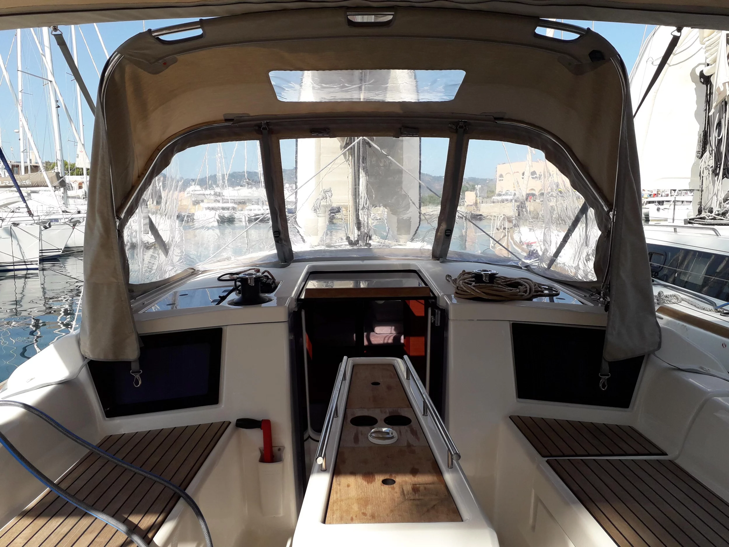 Dufour 360 GL (Happy Planet)  - 2