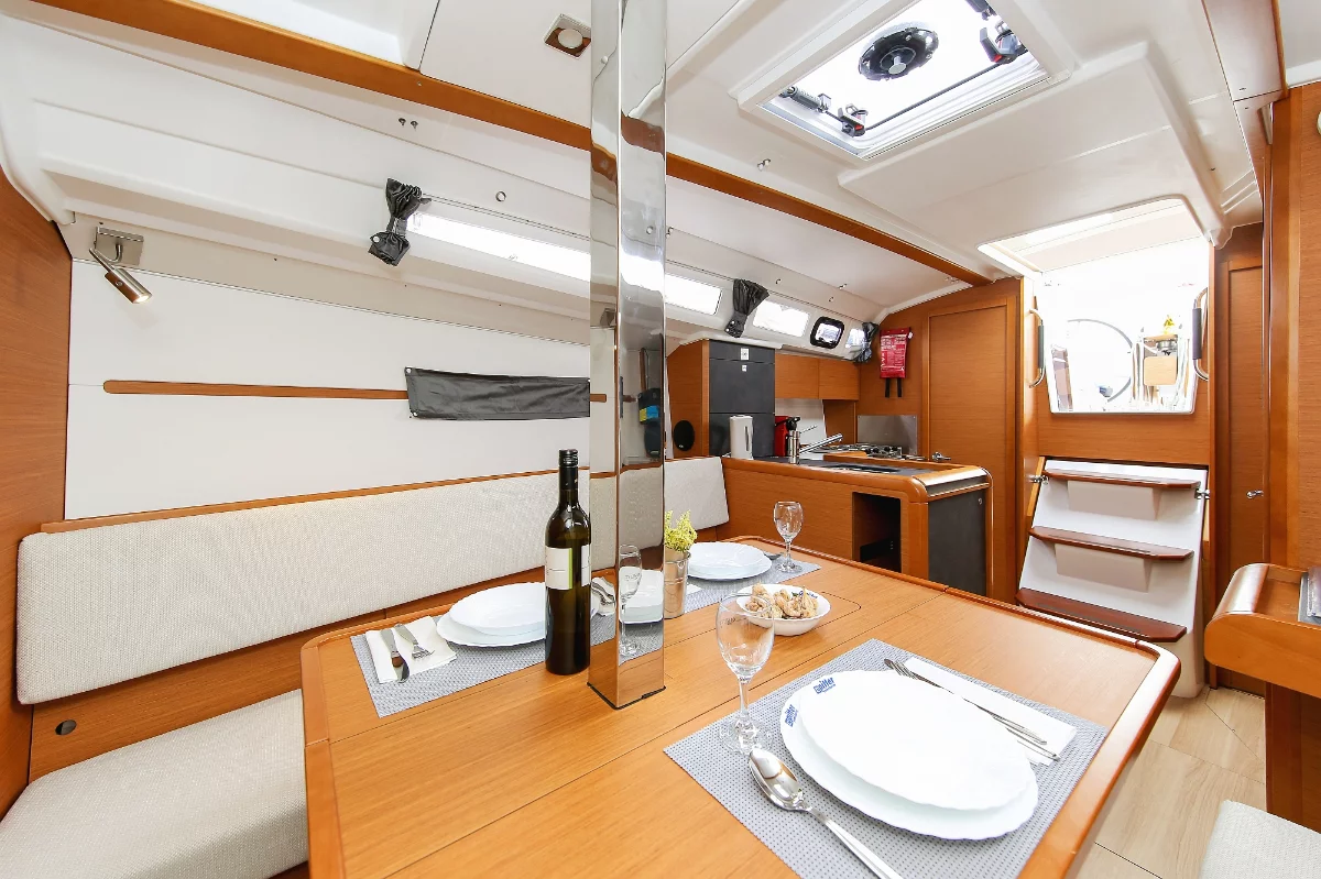 Sun Odyssey 349 (Polly Fun)  - 15