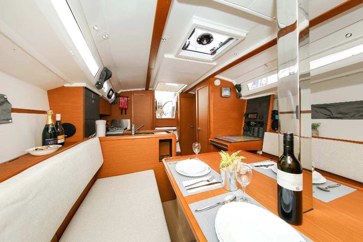 Sun Odyssey 349 (Polly Fun)  - 18